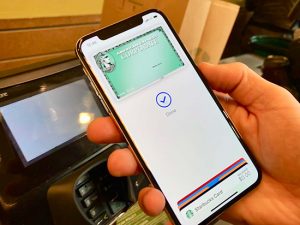 Как пользоваться apple pay на iphone xr